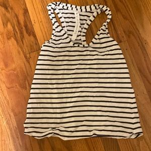 new never worn lululemon tank top size 0 great conditions and limited edition
